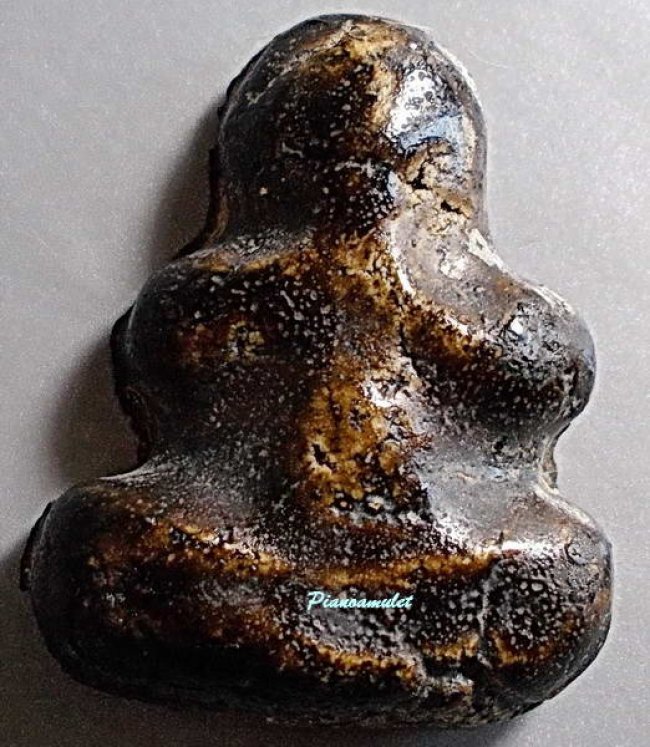 พระปิดตาหลวงปู่เอี่ยม วัดสะพานสูง พิมพ์พนมมือหลังแบน จ.นนทบุรี