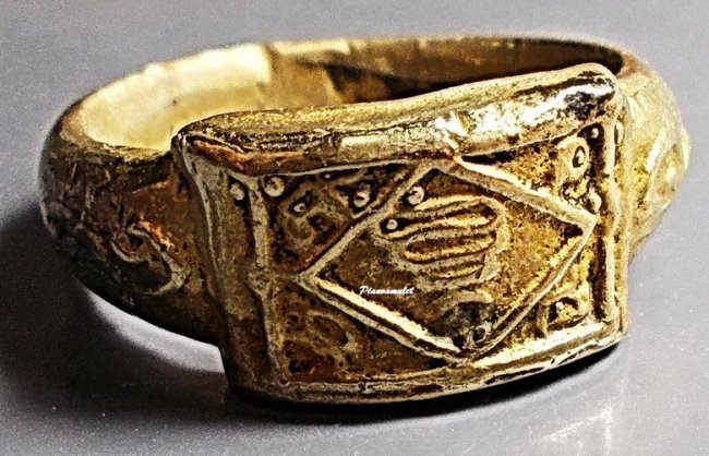 แหวนรุ่นแรก เนื้อทองเหลือง หลวงพ่อกวย วัดโฆสิตาราม ชัยนาท             