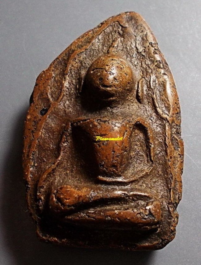 พระขุนแผนพลายคู่ตัดเดี่ยว กรุวัดบ้านกร่าง พิมพ์หน้ากลม สุพรรณบุรี