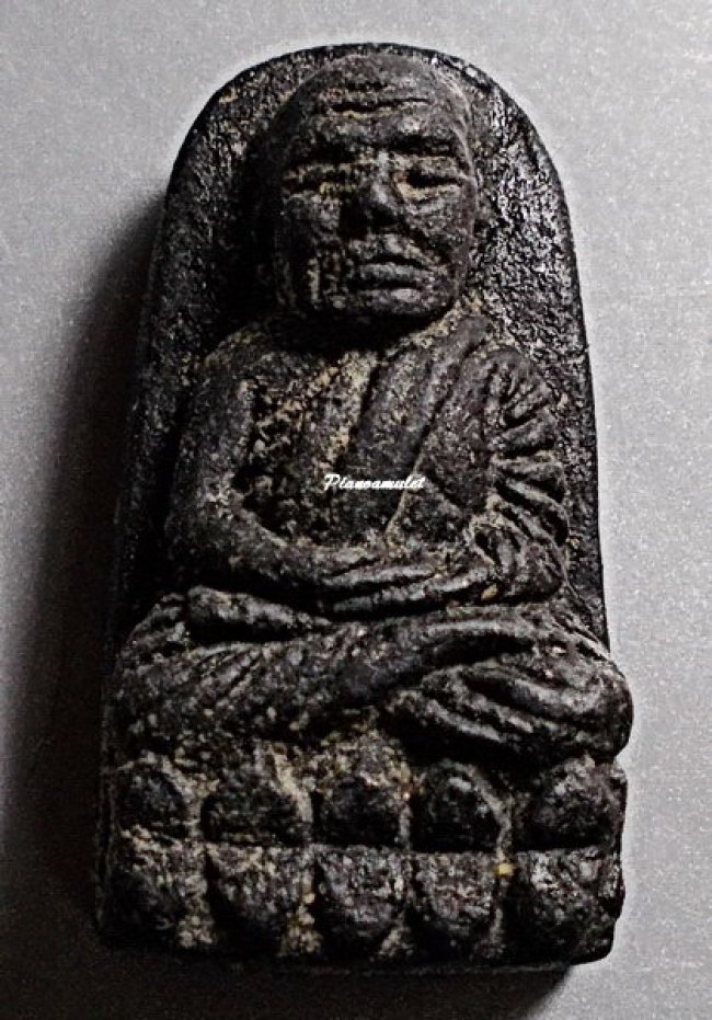 ลป.ทวด เนื้อว่าน พิมพ์พระรอดปี 24 พิมพ์นิยม