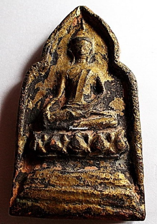 พระพิมพ์อู่ทองนั่งบัวฐานสูง เนื้อดิน กรุวัดใหญ่ชัยมงคล อยุธยา มีรักมีทอง