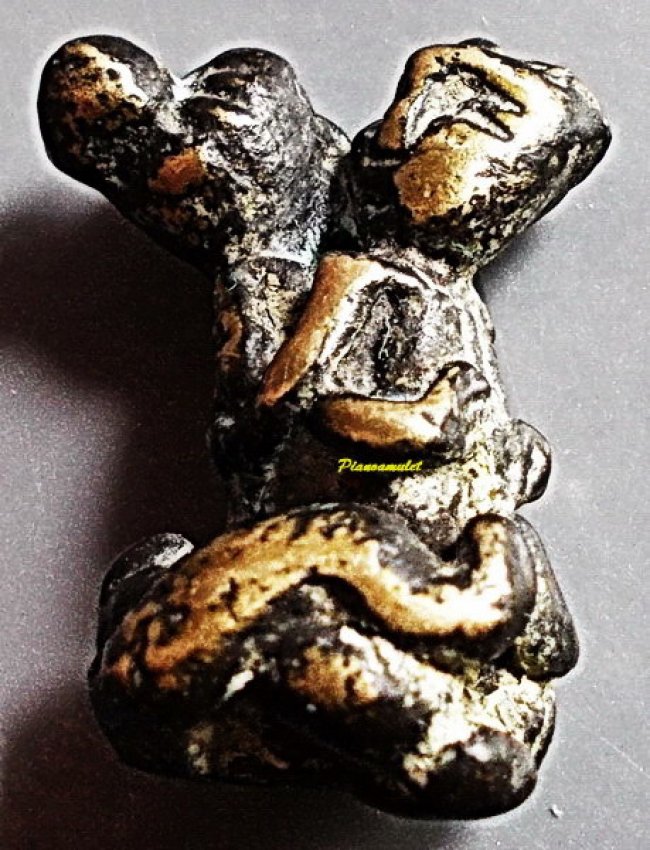 อิ้นมหาเสน่ห์ เนื้อสัมฤทธิ์เก่า ขนาดห้อยบูชา