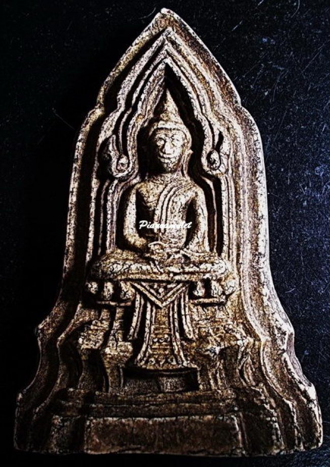 พระลึกลับ พระโคนสมอ ปางสมาธิฐานผ้าทิพย์ เนื้อผงเก่า