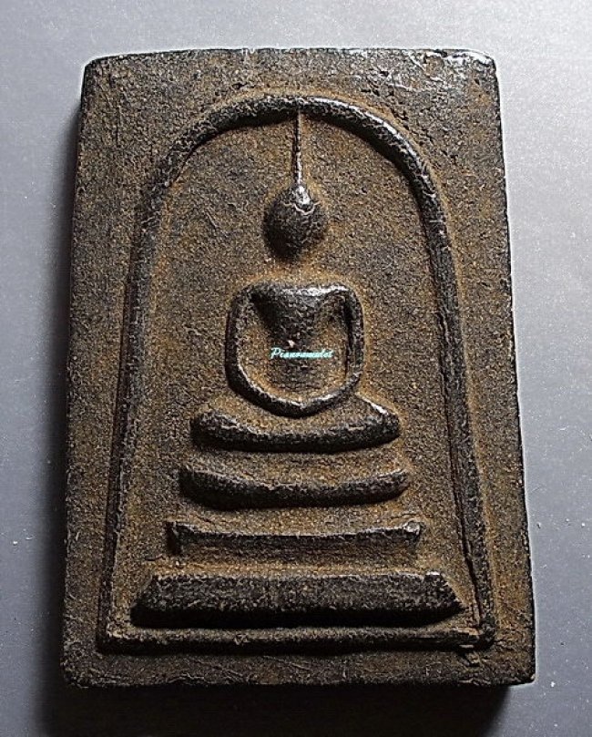 สมเด็จ เนื้อผงผสมใบลานหลังตราแผ่นดิน ลป.นาค วัดระฆัง ปี 2495 สมเด็จ เนื้อผงผสมใบลานหลังตราแผ่นดิน ลป.นาค วัดระฆัง ปี 2495