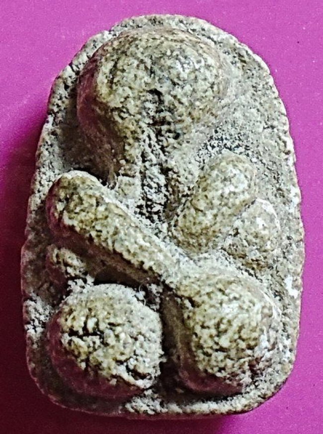 พระปิดตาข้าวต้มมัด เนื้อผงพุทธคุณ ลพ.เหลือ วัดสาวชะโงก ฉะเชิงเทรา พระปิดตาข้าวต้มมัด เนื้อผงพุทธคุณ ลพ.เหลือ วัดสาวชะโงก ฉะเชิงเทรา