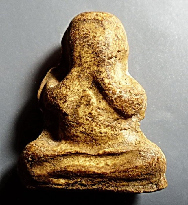 พระปิดตาหลวงปู่เอี่ยม กรุหัวเรือบรื๋อ พิมพ์ชลูด วัดสะพานสูง นนทบุรี