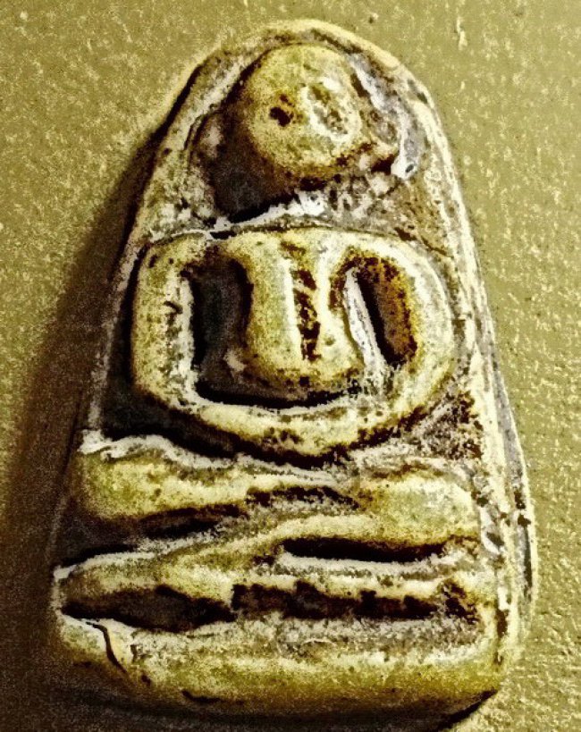 พระเพชรกลับ ท่านเจ้าคุณทักษิณคณิสร (สาย) วัดอินทารามฯ