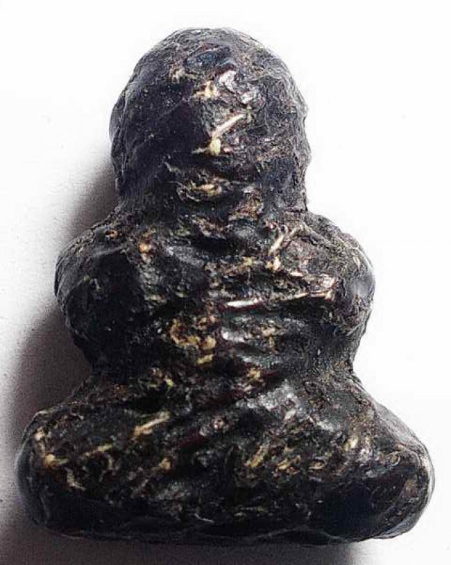 ปิดตาถักเชือก จุ่มรักแดง หลวงปู่เอี่ยม วัดสะพานสูง