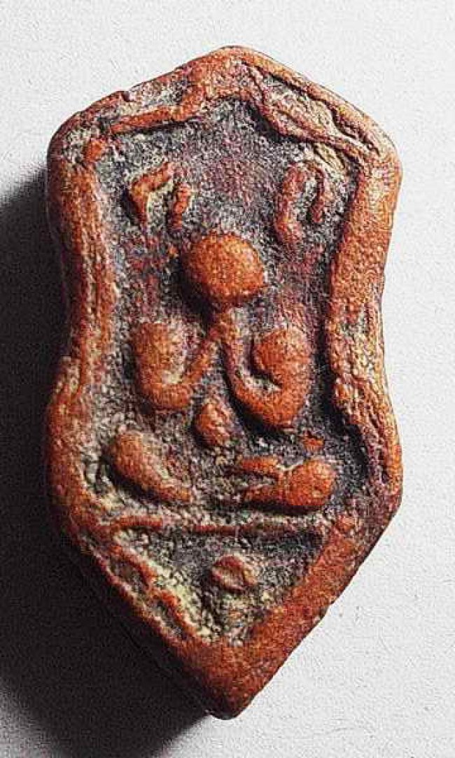 พระปิดตาใบเสมา ลพ.เงิน บางคลาน