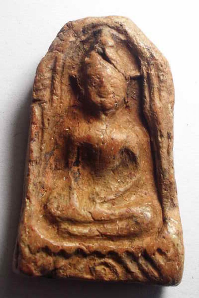 พระเนื้อดิน ลพ.โหน่ง พิมพ์ซุ้มกอ