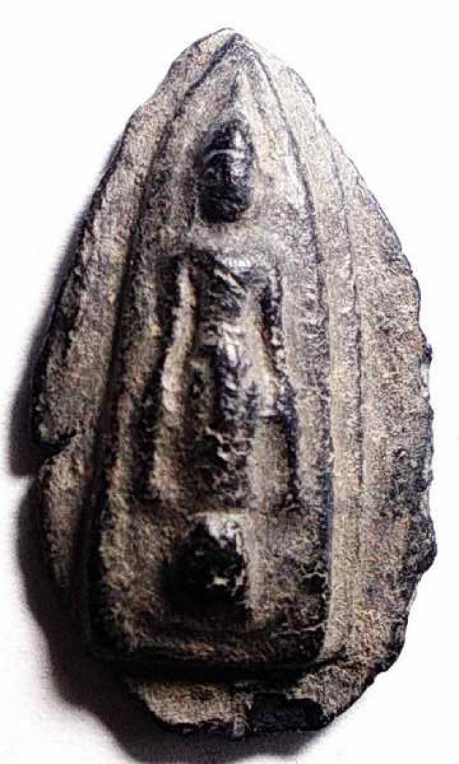 พระกำแพงเปิดโลก เนื้อดินดำ กำแพงเพชร 