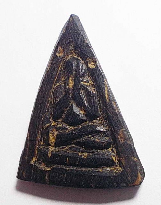 พระปิดตากะลาแกะเก่าลงจารย์